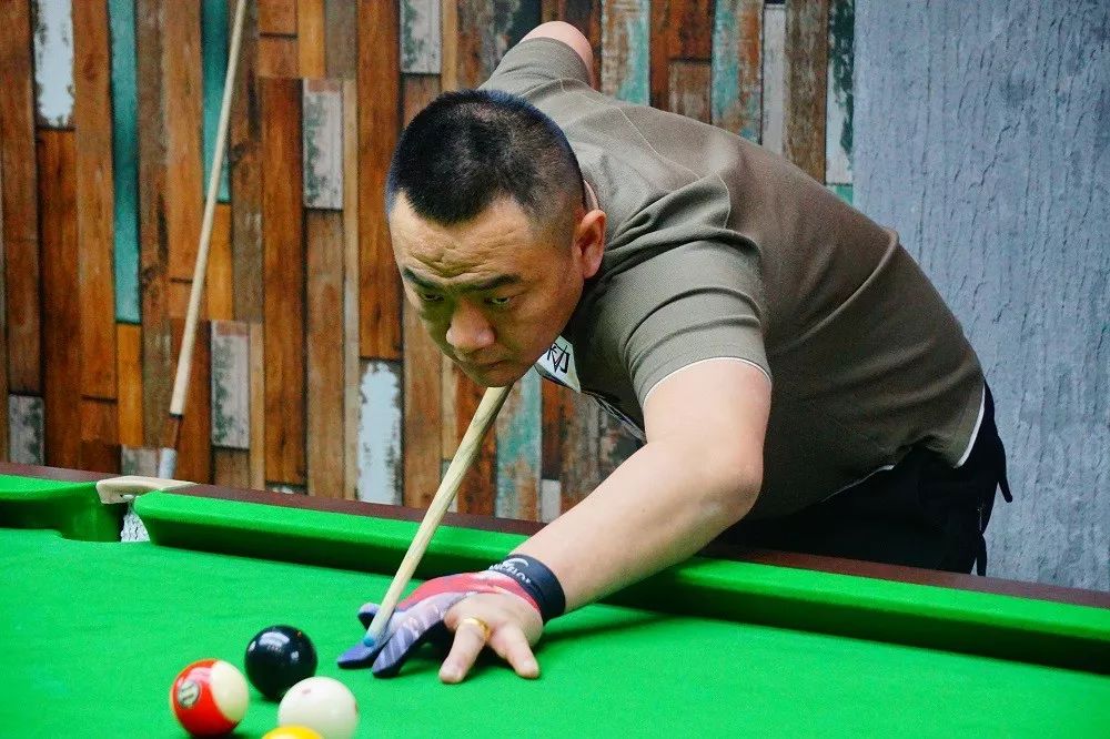 从而在比赛 从而在比赛