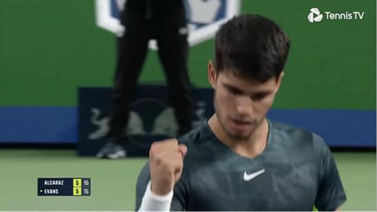 个羽毛球混 个羽毛球混