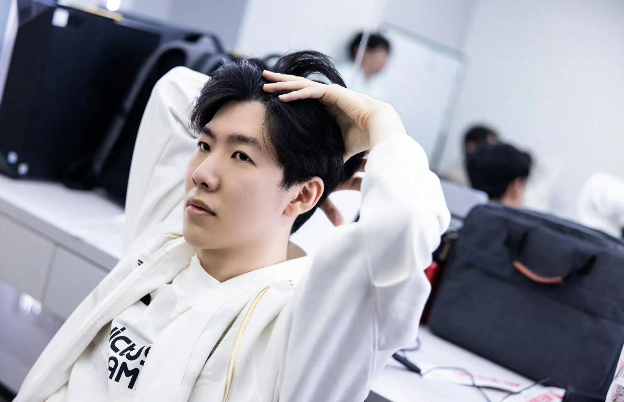 裁判罚出场 裁判罚出场