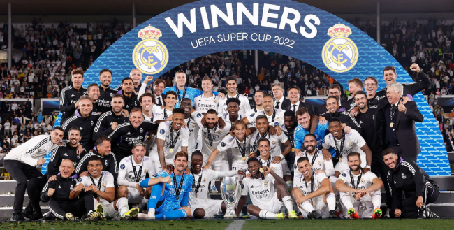 边后卫内收 边后卫内收